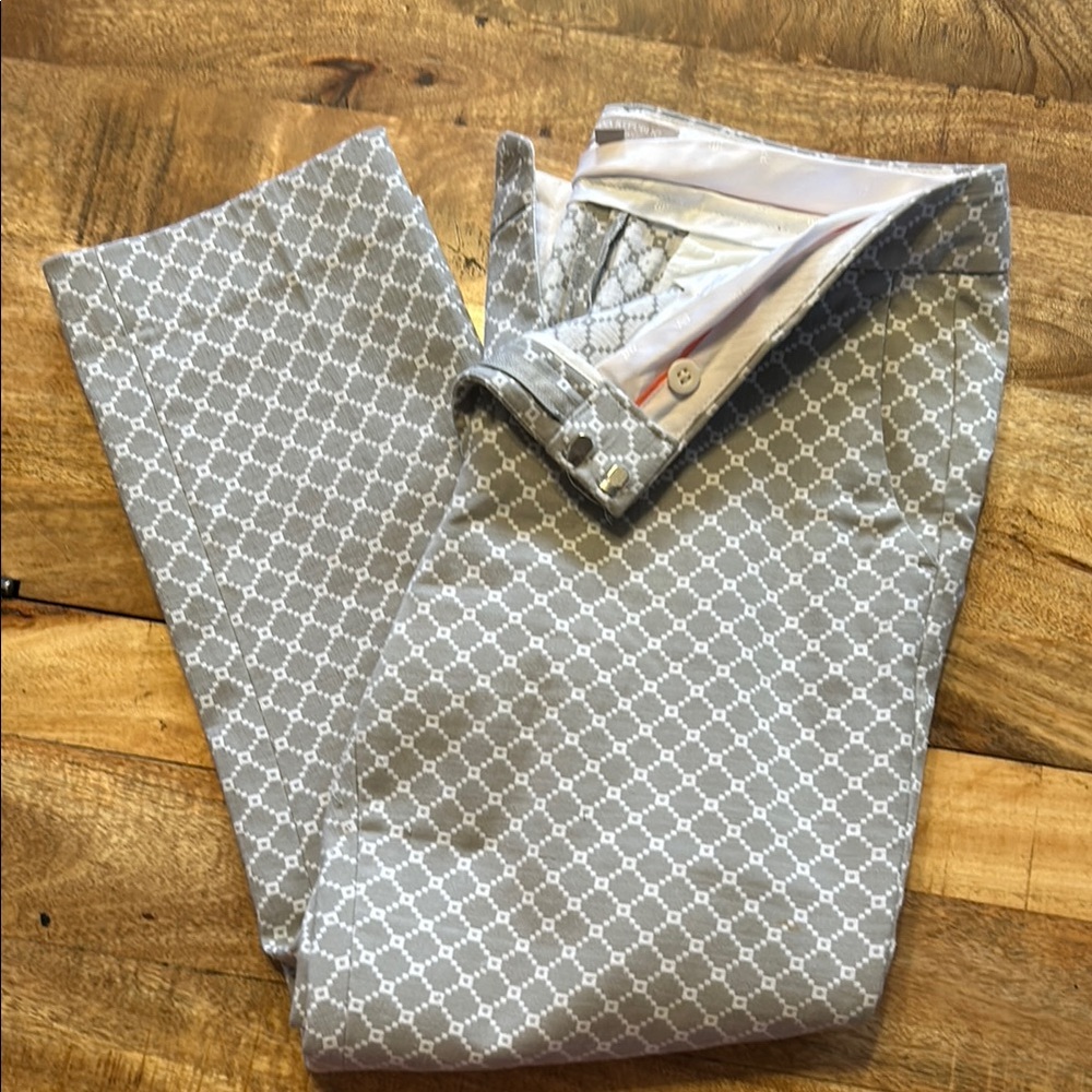 Banana Republic cropped; size 8; great condition.